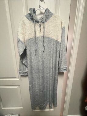 Cuddl Duds fleece hooded nightgown lounger in a heathered grey and cream